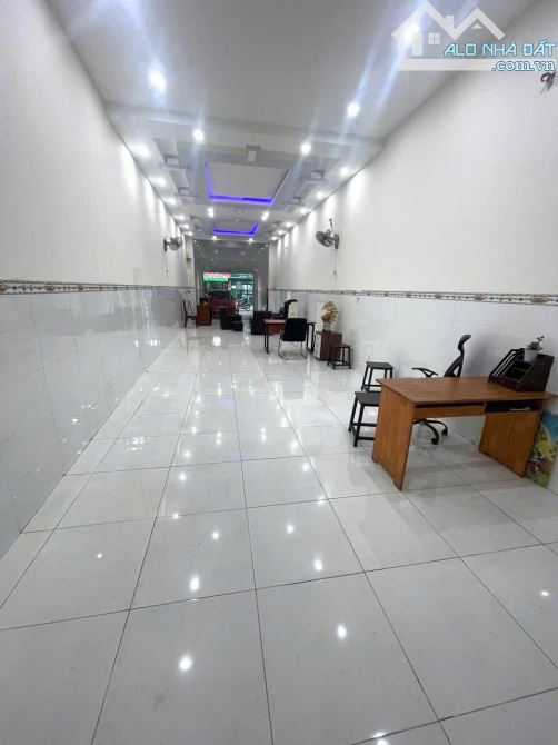 CHO THUÊ NHÀ MẶT TIỀN NGÃ 4 NGUYỄN OANH - NGUYỄN VĂN LƯỢNG -  LÊ HOÀNG PHÁI - P17 - TP HCM