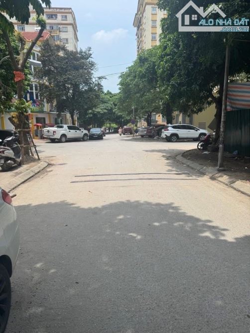 CHÍNH CHỦ CẦN BÁN CHUNG CƯ 103m2 CT1 MỄ TRÌ THƯỢNG, VỊ TRÍ ĐẮC ĐỊA