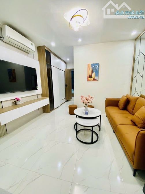 BÁN TẬP THỂ CỰC SỊN – CƠ ĐIỆN TẦNG 3, TÔN ĐỨC THẮNG, ĐỐNG ĐA. 70M² – 2PN. 3,98 TỶ