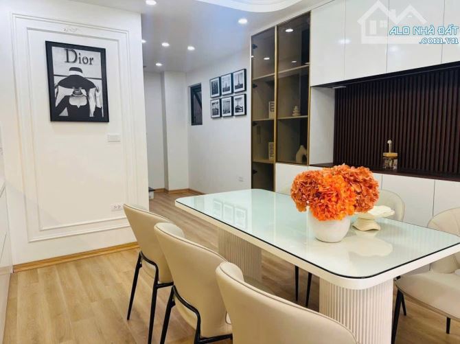 ( NHÀ MỚI ĂN TẾT ) Y HÌNH NHÀ BÁN PHỐ NGUYỄN XIỂN 42M, 6 TẦNG, MT 4M, 13,9 TỶ LÔ GÓC