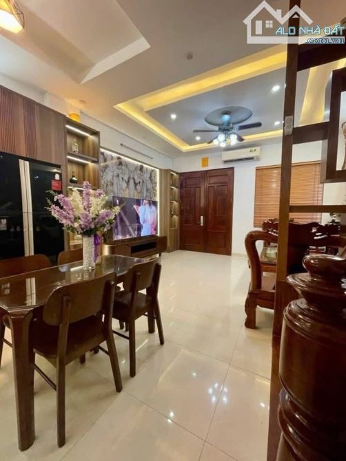 BÁN NHÀ PHỐ XUÂN THUỶ MẶT NGÕ THÔNG OTO KD SẦM UẤT DT58m2*5T DÂN XÂY. CHỈ 14.5 TỶ - 1