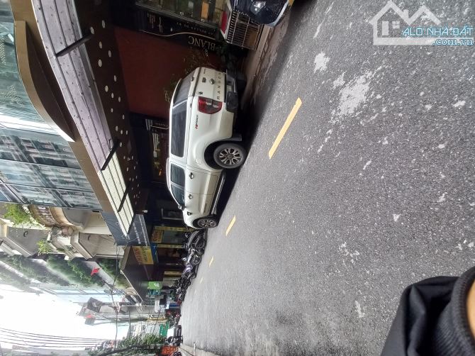 LIỀN KỀ PHÂN LÔ HV CHÍNH TRỊ QUỐC GIA HCM - PHỐ HOÀNG CẦU - 86M - 4 TẦNG - MT 7M - 45 TỶ