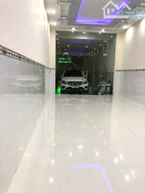 CHO THUÊ NHÀ MẶT TIỀN NGÃ 4 NGUYỄN OANH - NGUYỄN VĂN LƯỢNG -  LÊ HOÀNG PHÁI - P17 - TP HCM - 1