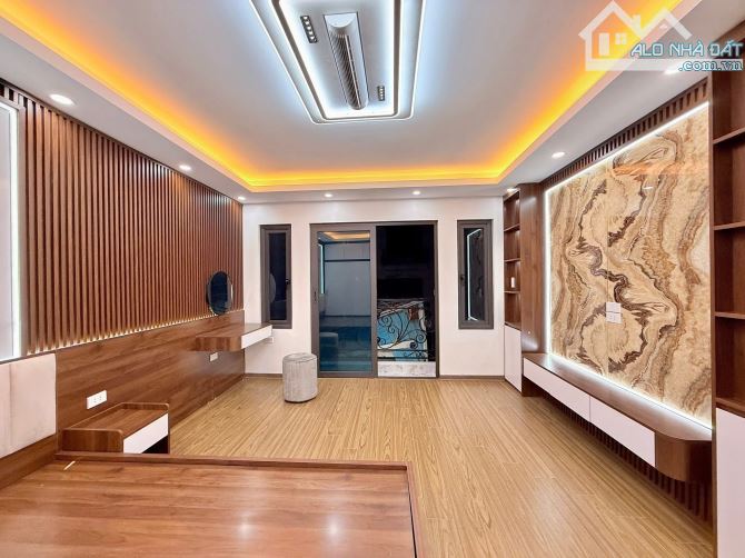 Bán nhà riêng 35m2, mới tinh, 5 tầng, 5 ngủ giá 7.5 tỷ phố Minh Khai, HBT