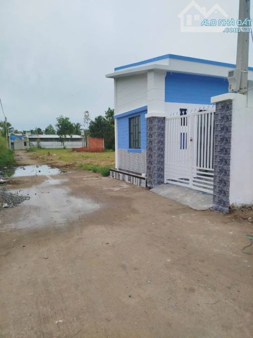 Bán gấp căn nhà cấp 4, SHR, 124m2, Xã Tân Thông Hội, Giá 1 tỷ 050. - 1