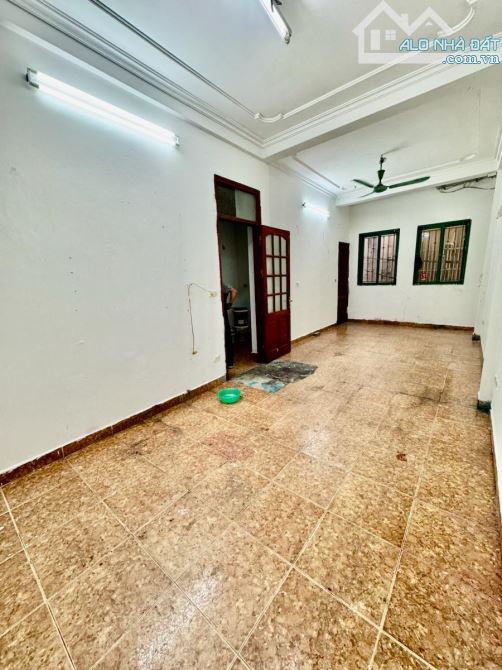 Siêu Phẩm Phố Lê Thanh Nghị_Hai Bà_oto_Kinh Doanh_DT40m_5Tầng_MT4.7m_Giá 16.3 Tỷ