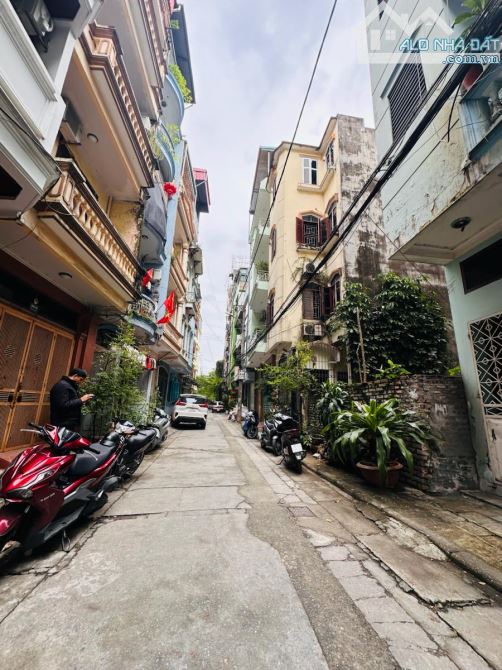 Bách Khoa_Hai Bà_Phân Lô_oto Tránh_Dt 37m_Cấp4_MT5m_Giá Chỉ 14.6 Tỷ