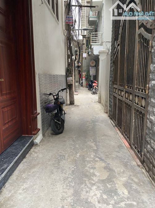 Đê La Thành - 12 phòng khép kín - Dòng tiền 60tr/th - PCCC đạt chuẩn - Gần phố