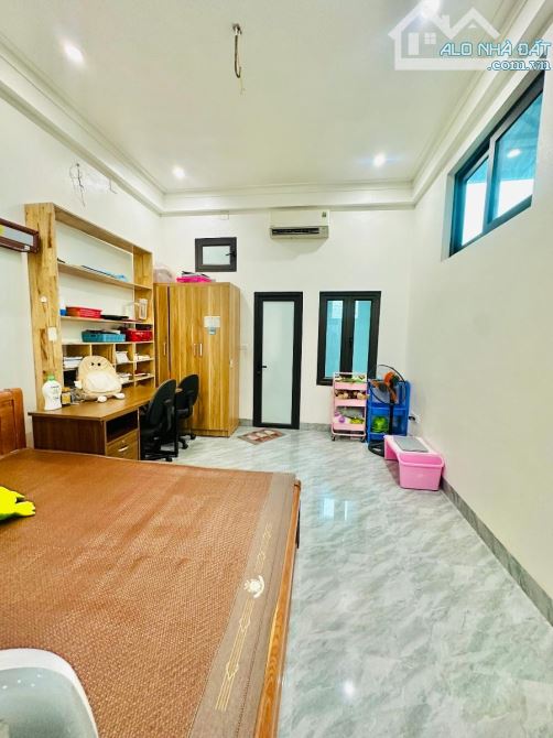 Giáp Bát, diện tích 69m, 6tầng . MT 3.8m. Giá 18,5tỷ Hoàng Mai