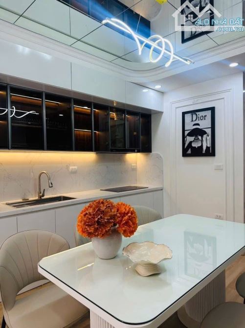 ( NHÀ MỚI ĂN TẾT ) Y HÌNH NHÀ BÁN PHỐ NGUYỄN XIỂN 42M, 6 TẦNG, MT 4M, 13,9 TỶ LÔ GÓC