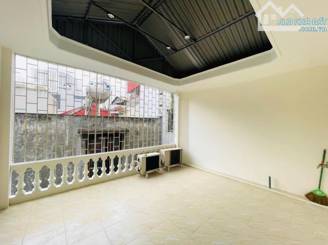 Ngõ 86 Tô Vĩnh Diện, oto tránh 15m, sổ 60m2 thoáng trước sau dân trí. Giá 14.9 tỷ