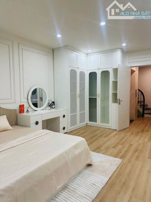 ( NHÀ MỚI ĂN TẾT ) Y HÌNH NHÀ BÁN PHỐ NGUYỄN XIỂN 42M, 6 TẦNG, MT 4M, 13,9 TỶ LÔ GÓC