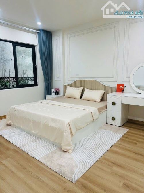 ( NHÀ MỚI ĂN TẾT ) Y HÌNH NHÀ BÁN PHỐ NGUYỄN XIỂN 42M, 6 TẦNG, MT 4M, 13,9 TỶ LÔ GÓC