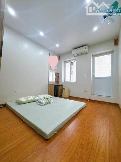 Hoàng Cầu - Nguyễn Phúc Lai: ~45m2; 2 Thoáng; Sẵn ở; Khu vực V.I.P; Giá rẻ nhất phố! - 2