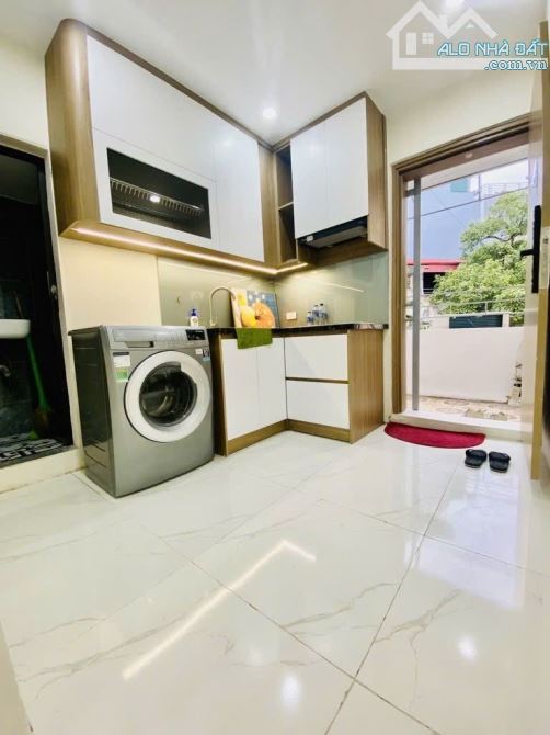 BÁN TẬP THỂ CỰC SỊN – CƠ ĐIỆN TẦNG 3, TÔN ĐỨC THẮNG, ĐỐNG ĐA. 70M² – 2PN. 3,98 TỶ