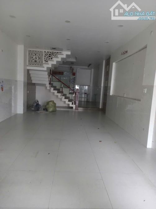 Nhà mặt tiền 4 tầng đường Hoàng Diệu - Vĩnh nguyên Nha trang. Cách biển Trần Phú 200m - 2