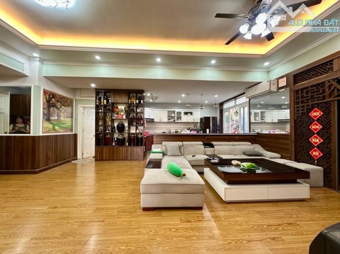 Chính chủ bán nhà 3 tầng-75m2-5.5m rộng-12m dài phố Tạ Quang Bửu.