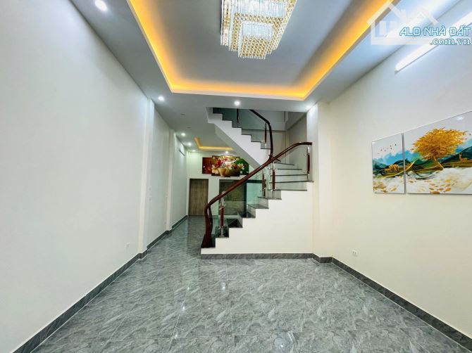 Ngõ 86 Tô Vĩnh Diện, oto tránh 15m, sổ 60m2 thoáng trước sau dân trí. Giá 14.9 tỷ