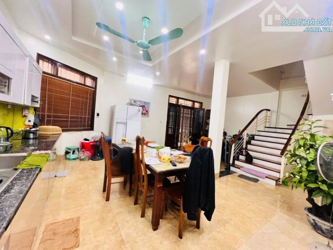 Mặt Phố Tô Ngọc Vân Mặt Tiền 9M 4 Tầng 75 Tỷ Nhà Đẹp giữ tiền