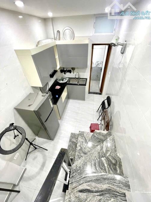 Bán nhà Nguyễn Lương Bằng 33m2 nhà đẹp ngõ rộng ô tô đỗ cửa kinh doanh nhỏ 9.5 tỷ