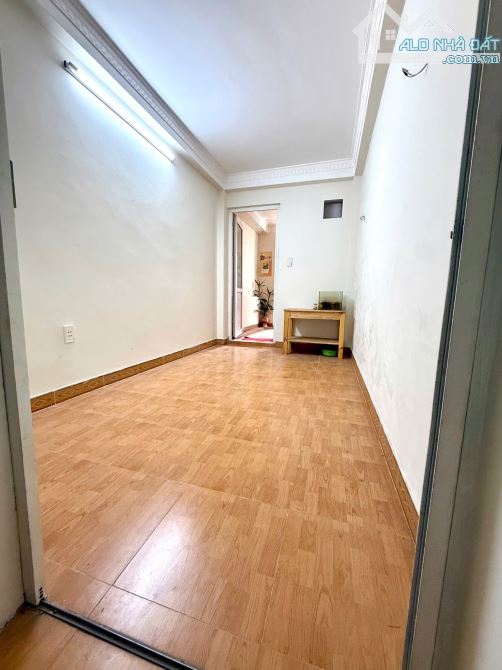 Bán NR tại Khương Đình, 4,9 tỷ, 26m2, 3PN, 4WC, mặt tiền 3m, 5 tầng, chất cực chất!