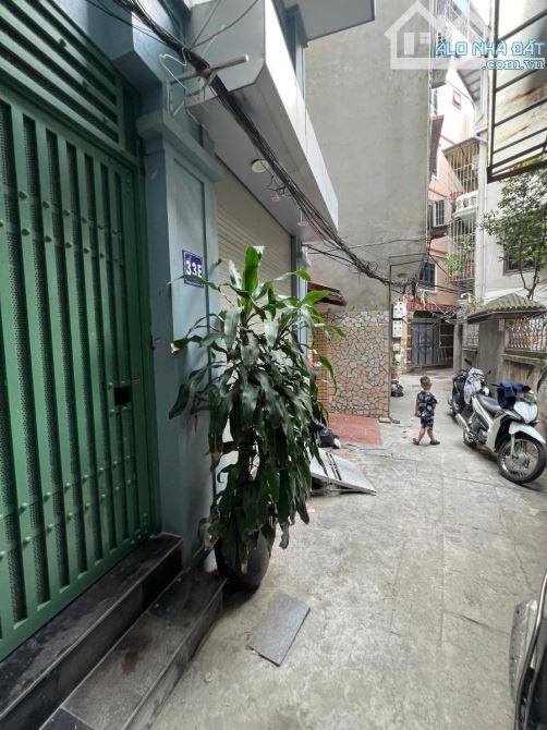 BÁN NHÀ HOÀNG NGÂN-GẦN HỒ-15M RA Ô TÔ-NGÕ RỘNG-69Mx4TẦNG-MẶT TIỀN 5M-XÂY CCMN ĐẸP-13TỶ