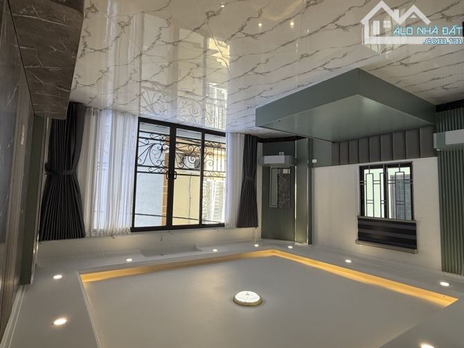 Bán nhà Kim Giang gần The Manor, 45m2 x 7 tầng thang máy, lô góc 2 thoáng, ô tô kinh doanh