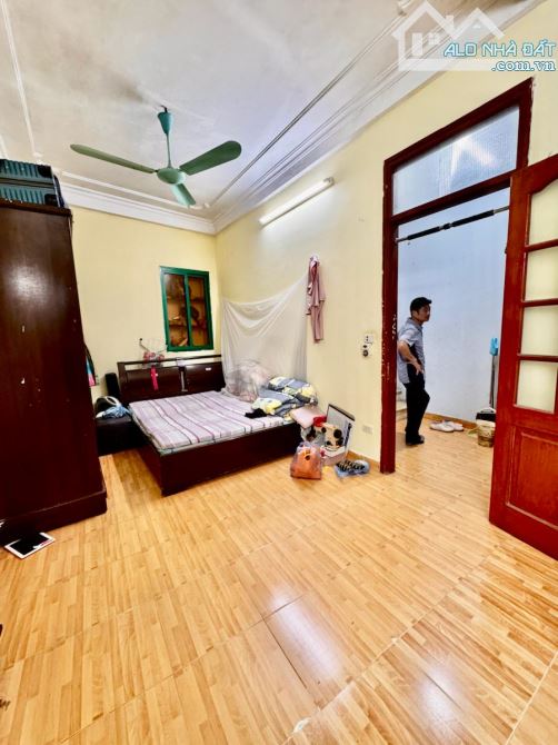 Siêu Phẩm Phố Lê Thanh Nghị_Hai Bà_oto_Kinh Doanh_DT40m_5Tầng_MT4.7m_Giá 16.3 Tỷ