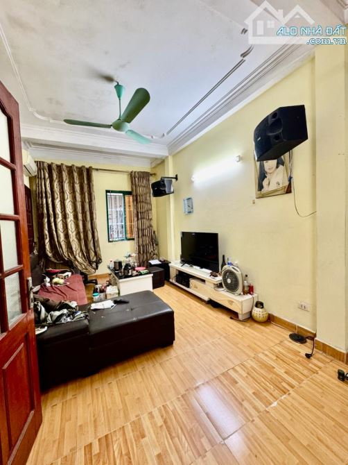 Siêu Phẩm Phố Lê Thanh Nghị_Hai Bà_oto_Kinh Doanh_DT40m_5Tầng_MT4.7m_Giá 16.3 Tỷ