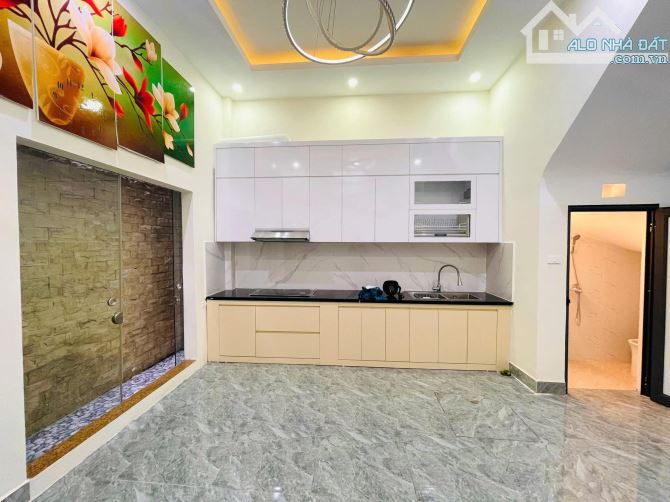 Ngõ 86 Tô Vĩnh Diện, oto tránh 15m, sổ 60m2 thoáng trước sau dân trí. Giá 14.9 tỷ