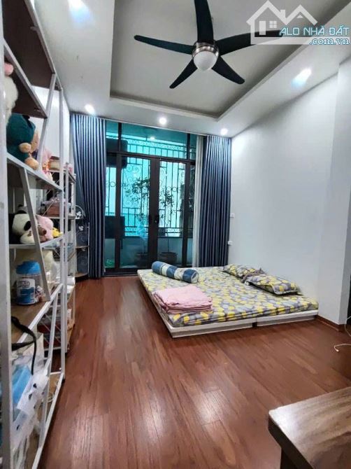 TÂY HỒ – NHÀ ĐẸP TỨ LIÊN – 5 TẦNG – NỘI THẤT ĐẦY ĐỦ – Ô TÔ SÁT NHÀ – KHU TÂY Ở NHIỀU.