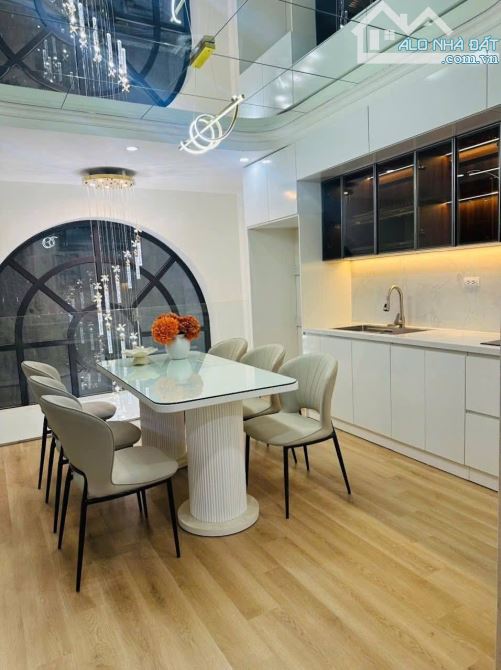 ( NHÀ MỚI ĂN TẾT ) Y HÌNH NHÀ BÁN PHỐ NGUYỄN XIỂN 42M, 6 TẦNG, MT 4M, 13,9 TỶ LÔ GÓC