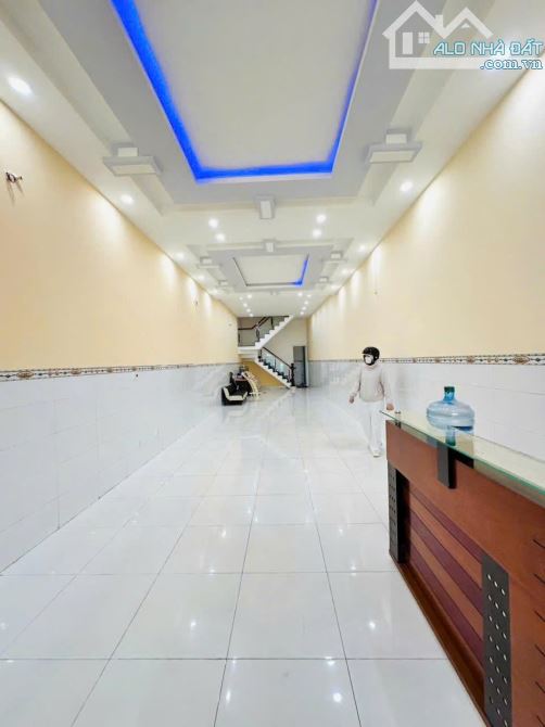 CHO THUÊ NHÀ MẶT TIỀN NGÃ 4 NGUYỄN OANH - NGUYỄN VĂN LƯỢNG -  LÊ HOÀNG PHÁI - P17 - TP HCM - 9