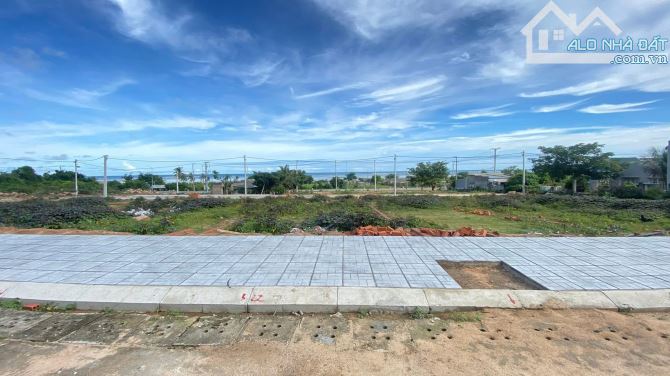 Chính chủ gửi đất trên trục đường 702 view trực diện biển