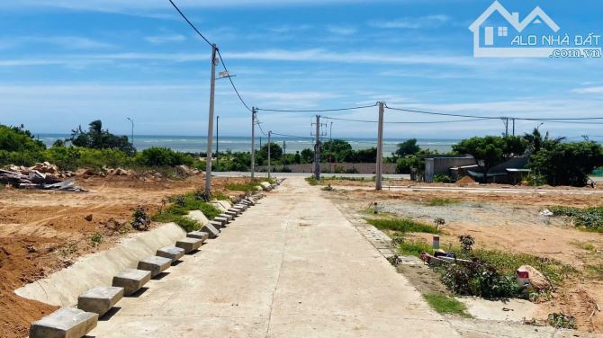 Chính chủ gửi đất trên trục đường 702 view trực diện biển - 1