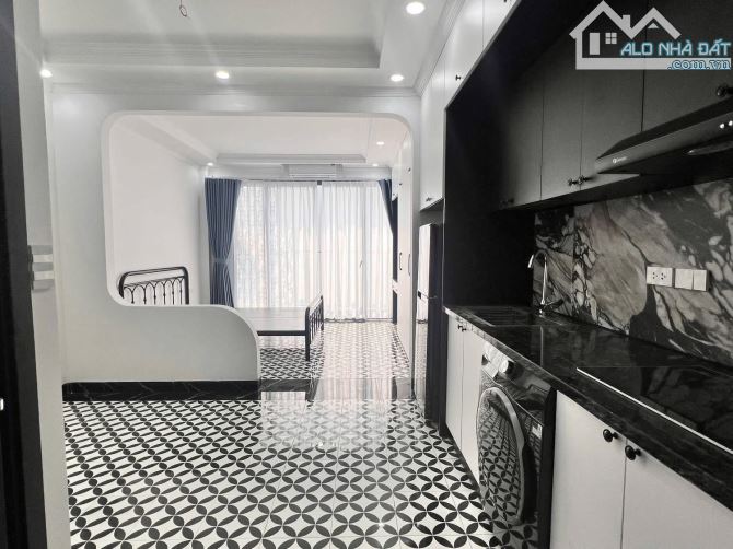 Kim Mã – 40m² – 7 Tầng – Thang Máy – Lô Góc 3 Thoáng – Giá 11.7 Tỷ – Ba Đình