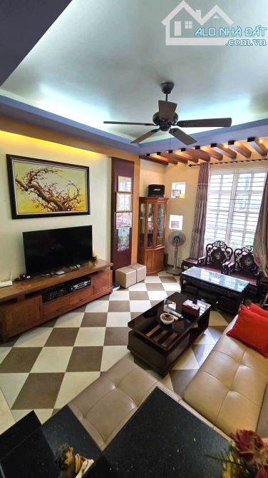 Bán nhà VĨNH PHÚC, Ba Đình. Phân lô, oto tránh, dừng đỗ. Vỉa hè. Thoáng trước sau.