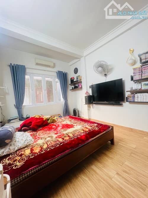 NHÀ ĐẸP TRƯƠNG ĐỊNH – 2 MẶT THOÁNG – 2 LỐI ĐI RIÊNG – CÁCH Ô TÔ 3 BƯỚC CHÂN