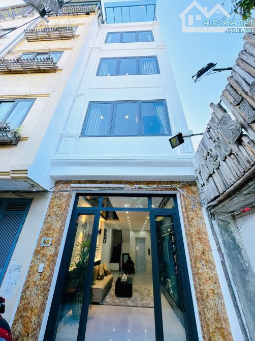 Vị trí đẹp oto 30m ra Phố Dương Văn Bé, kdoanh, full nội thất 42m2 thang máy.Giá 12.2 tỷ