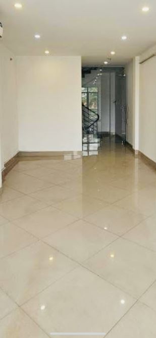 Mặt phố Kim Mã! Siêu đắc địa kinh doanh, thông sàn, giá chỉ phân lô, 8 làn ô tô. 40m*5T