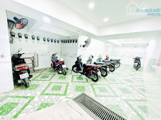 Bán CHDV 17 phòng full nội thất HXH đường Âu Dương Lân P.3 Quận 8 - 2