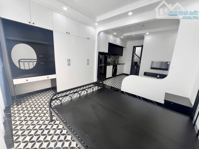 Kim Mã – 40m² – 7 Tầng – Thang Máy – Lô Góc 3 Thoáng – Giá 11.7 Tỷ – Ba Đình