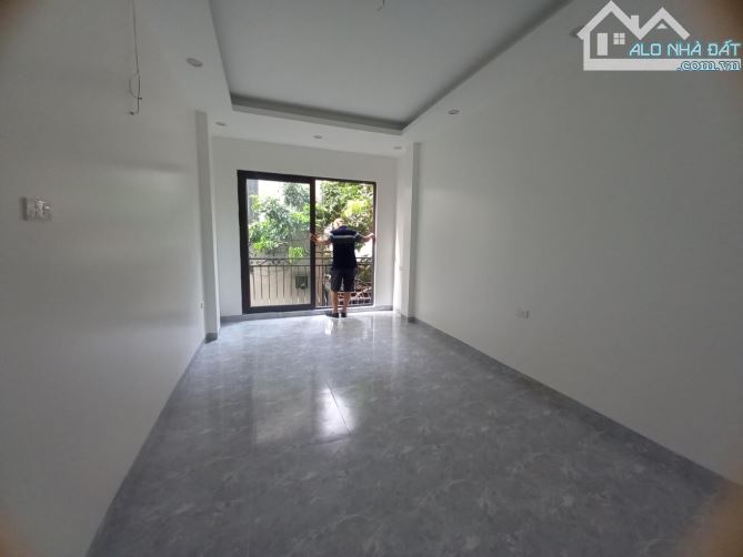 SIÊU PHẨM - AN DƯƠNG VƯƠNG - 45m2 - Ô TÔ ĐỖ CỔNG – DÒNG TIỀN 35TR/THÁNG - CHỈ 10 TỶ