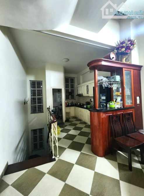 Bán nhà VĨNH PHÚC, Ba Đình. Phân lô, oto tránh, dừng đỗ. Vỉa hè. Thoáng trước sau.