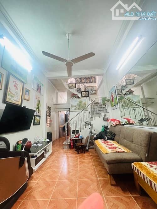 NHÀ ĐẸP TRƯƠNG ĐỊNH – 2 MẶT THOÁNG – 2 LỐI ĐI RIÊNG – CÁCH Ô TÔ 3 BƯỚC CHÂN