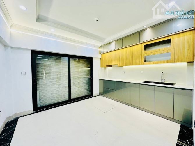 NGÃ TƯ SỞ - NHÀ ĐẸP NHƯ KHÁCH SẠN – 6 TẦNG THANG MÁY – XÂY 55M - 2 MẶT THOÁNG – FULL NỘI T