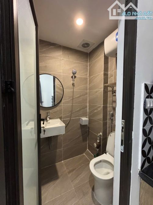 Bán Nhà Dòng Tiền CCMN Khương Trung 7 Tầng 18 Phòng Khép Kín ( Ô Tô Cách 20M )