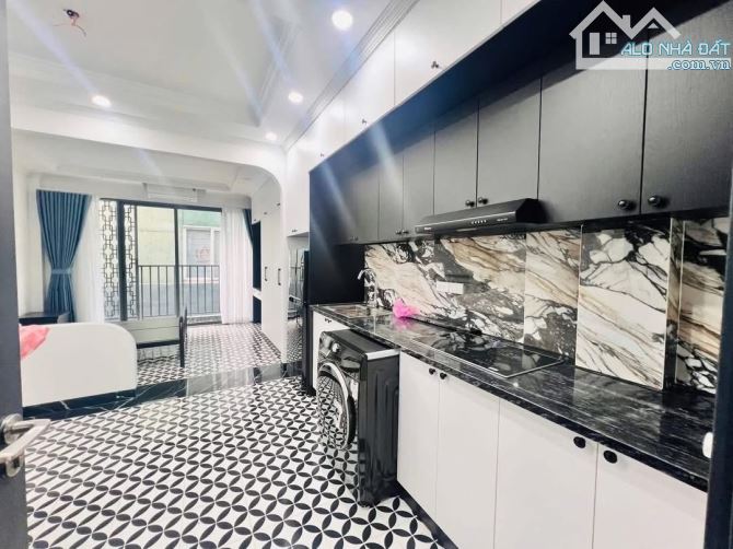 Kim Mã – 40m² – 7 Tầng – Thang Máy – Lô Góc 3 Thoáng – Giá 11.7 Tỷ – Ba Đình