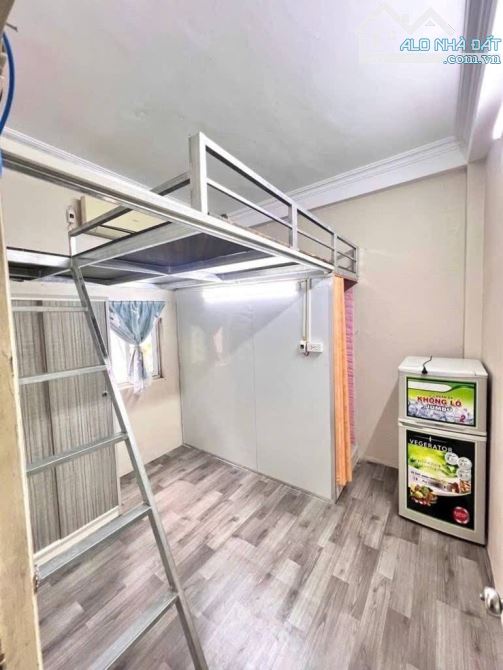 Bán nhà Bạch Mai 30/33m2, 5T dân xây, lô góc, gần oto, có bãi gửi xe. Giá 7.69 tỷ sổ đỏ CC