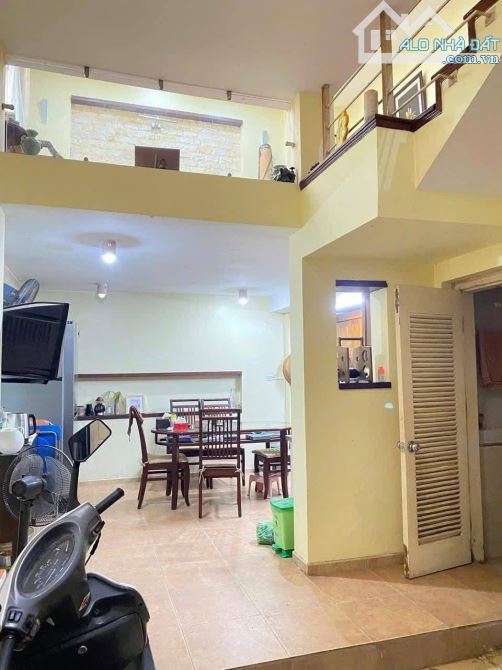 LÔ GÓC - 2 MẶT THOÁNG MỞ CỬA - Ở SƯỚNG - TƯƠNG LAI GẦN ĐƯỜNG VẠN PHÚC KÉO DÀI.